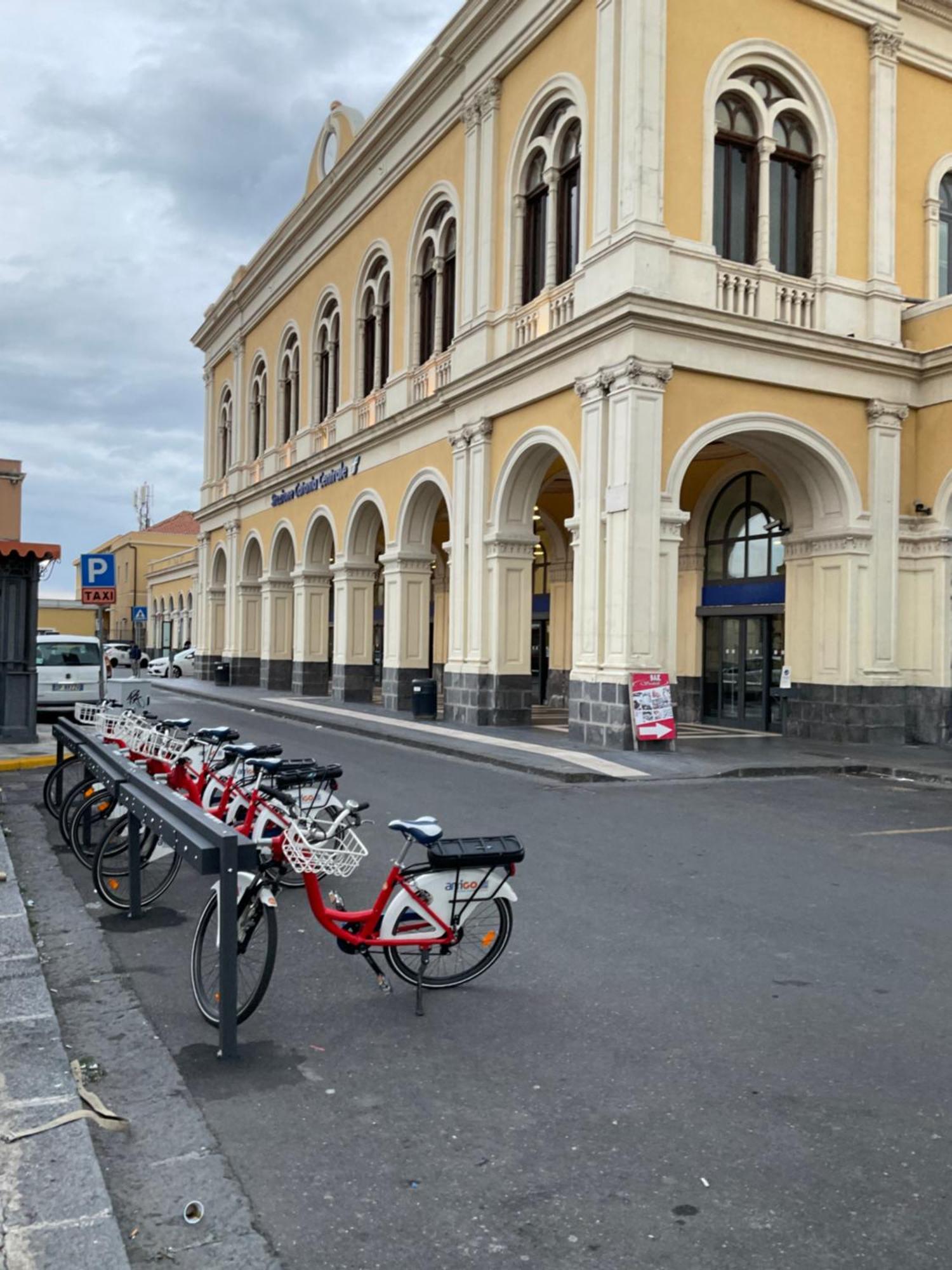 Binario 8 Catania Stazione Centrale المظهر الخارجي الصورة